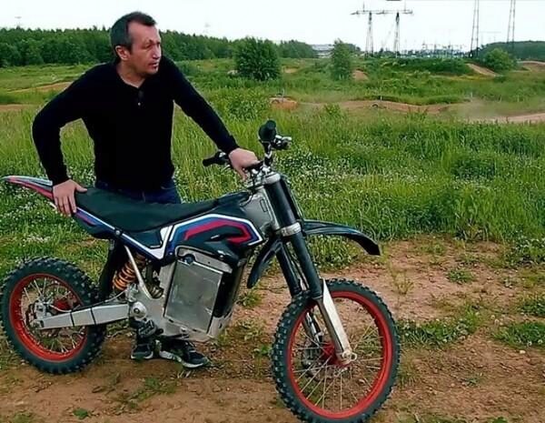 Житель России создал собственный электрический мотоцикл