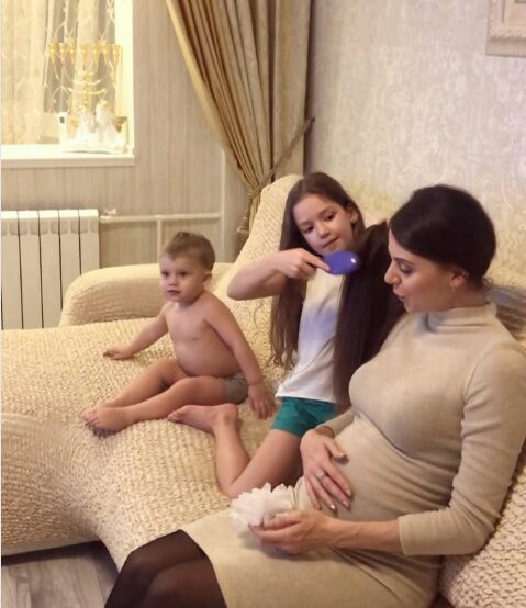 Звезда "Дом-2" Ольга Рапунцель в новом видео рассказала. что дети - ценнее золота