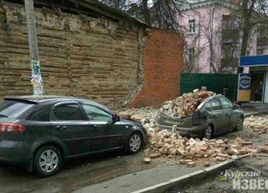 95-летняя бабушка теперь должна 572 тыс рублей из-за рухнувшей стены родного дома