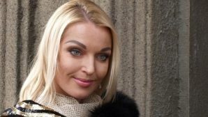 Анастасия Волочкова получила в подарок iPhone X после секс-скандала