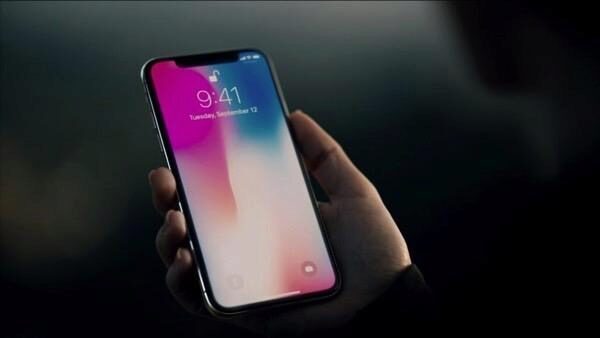 Apple представит два iPhone с OLED-экраном в 2018 году