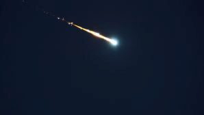 Атака астероидов: в Японии падение огненного шара попало на видео