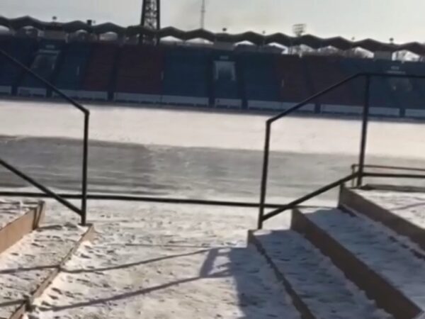 «Байкал-Энергия» дома победил «Строитель» в Суперлиге по хоккею с мячом