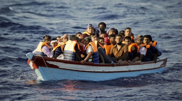 Береговая служба Испании спасла за сутки около 600 африканских беженцев
