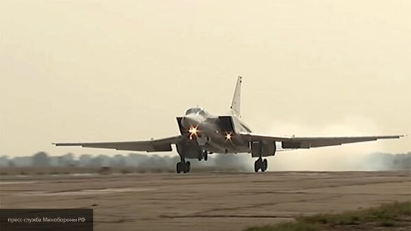 Бомбардировщики Ту-22М3 ударили по позициям боевиков ИГИЛ в Сирии