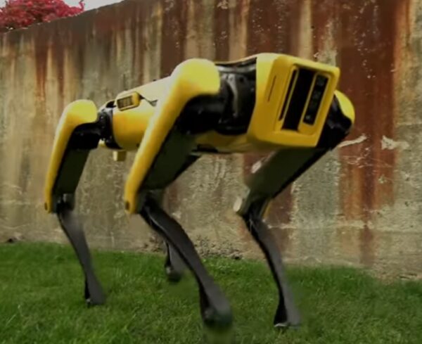 Boston Dynamics показала новейшую версию четырехногого робота SpotMini