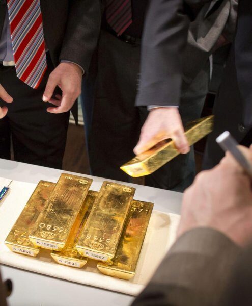 Центробанк призвал увеличивать долю золота в резервах России