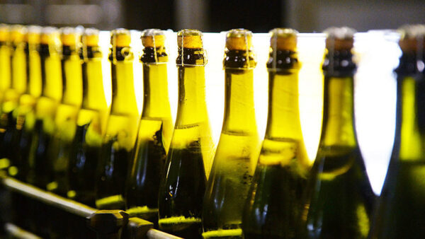 Цены на шампанское поднимутся на 15% к Новому году
