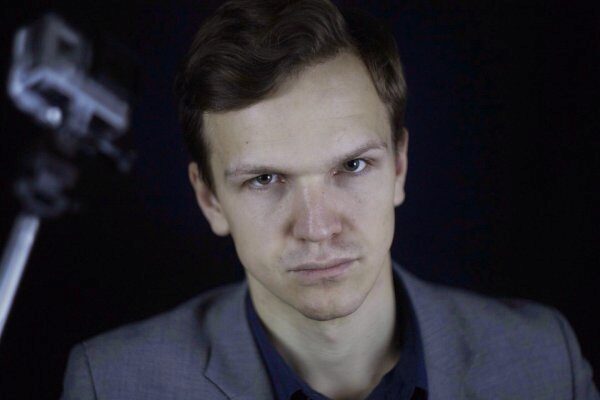 Дмитрий Ларин угрожает каналу "Россия 24" судебным иском