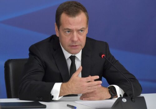 Дмитрий Медведев спрогнозировал рост ВВП по итогам 2017 года