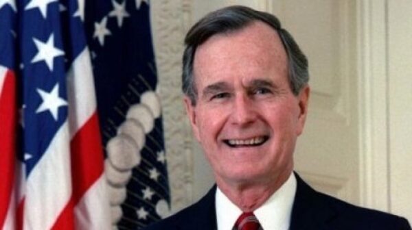 Экс-президент США Буш-старший обвинил Трампа в излишнем хвастовстве
