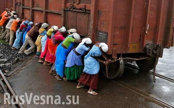 Это Украина: на Закарпатье поезд «заводили с толкача» (ВИДЕО)