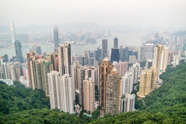Гонконг работает над привлечением талантливых специалистов