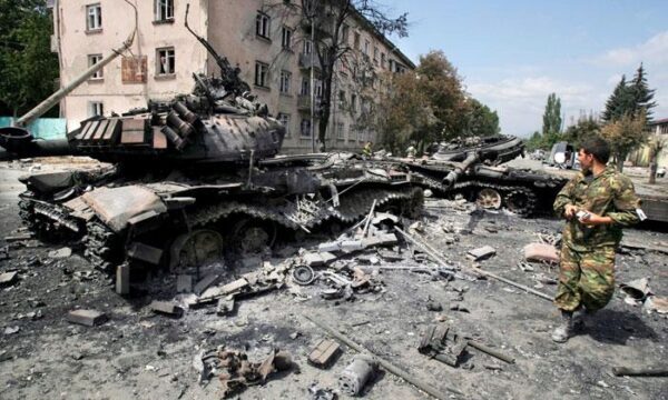 Гражданскому населению на Донбассе грозит серьезная опасность