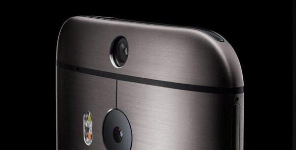 HTC вновь начнет выпуск смартфонов с двумя камерами