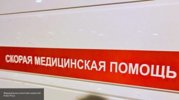 Иностранная машина врезалась в «Скорую помощь» на перекрестке — ДТП в Новосибирске