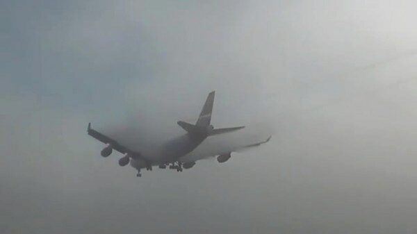 Из-за тумана в Мурманске не смог приземлиться самолет