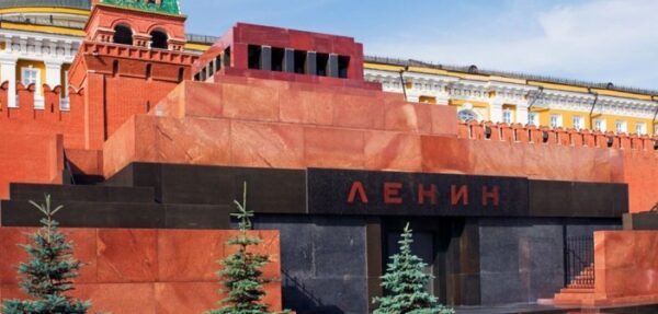 Кадыров призвал захоронить Ленина