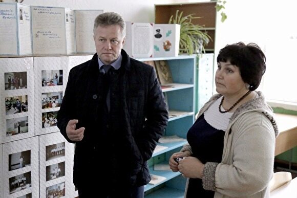 Карпов пообещал поднять вопрос о новой школе в селе, где дети учатся в бревенчатом здании