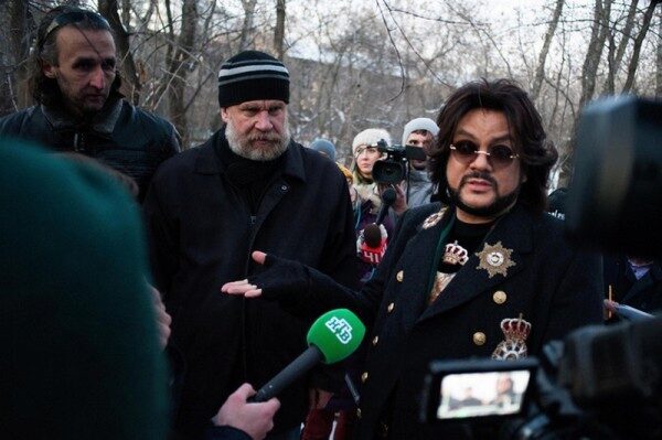 Киркоров отправился на могилу прадеда в Екатеринбурге