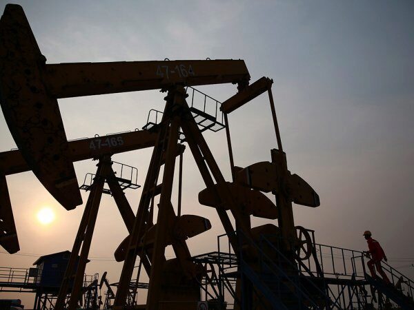 Котировки нефти продолжат свое падение по прогнозу экспертов