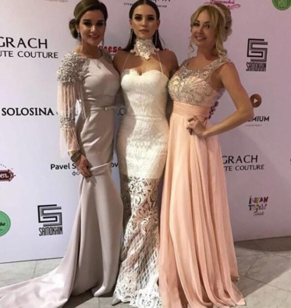 Ксения Бородина, Виктория Романец и Дарья Пынзарь стали гостями на свадьбе Саши Артемовой