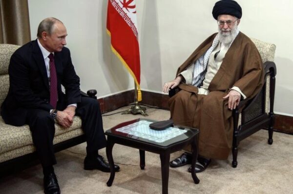 Лидер Ирана сказал Путину о возможности изолировать США
