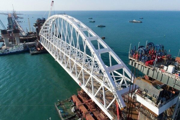 Министр из Украины рассказал, как остановить строительство Керченского моста
