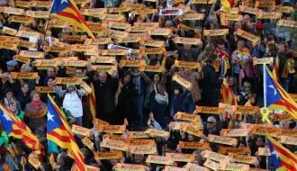 Митинг в Барселоне: участники решили поддержать каталонских политиков