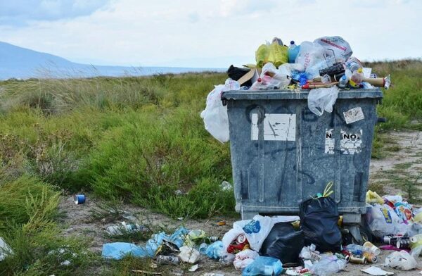 На пляжах Англии увеличивается количество пластикового мусора