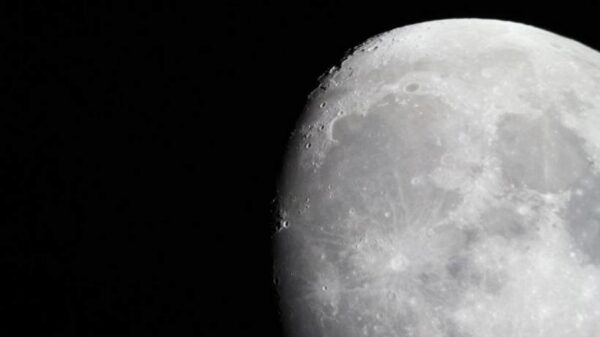 NASA проводит переговоры по участию в лунной программе России