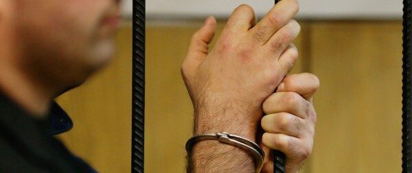 Обвиняемый в 60 убийствах Аслан Гагиев не вернется в РФ из-за аэрофобии