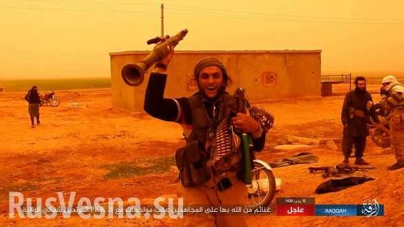 Окруженные террористы ИГИЛ просят Армию Сирии выпустить их в Идлиб из Дейр эз-Зора