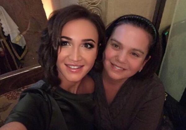 Ольга Бузова поздравила маму с Днем матери в Instagram