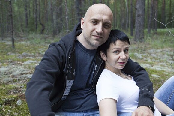 Писатель Захар Прилепин обвенчался с супругой в Донецке после 20 лет брака