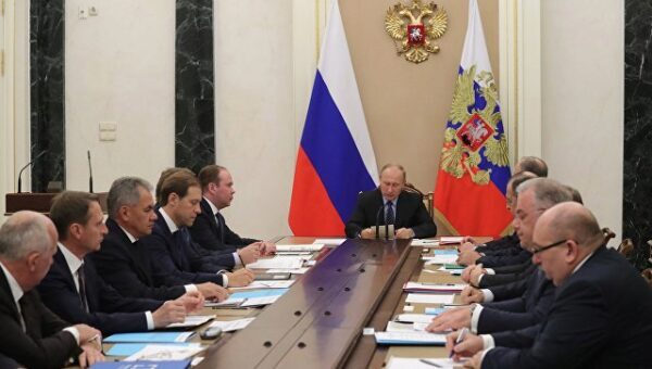 Путин поручил повысить ответственность глав регионов в сфере защиты прав дольщиков