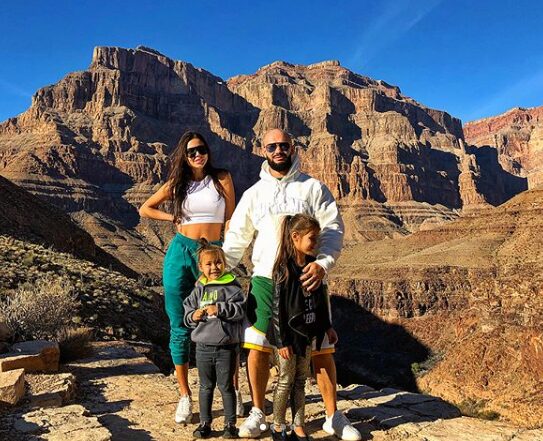 Рэпер Джиган с женой Оксаной Самойловой показали детям Grand Canyon