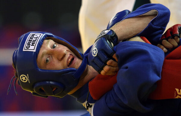 Русские спортсмены завоевали 4 золотые медали во 2-ой день ЧМ по самбо