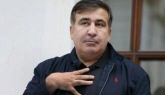 Саакашвили показал свои украинские документы