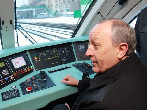 Саратовский губернатор улетел в Москву на железнодорожный съезд