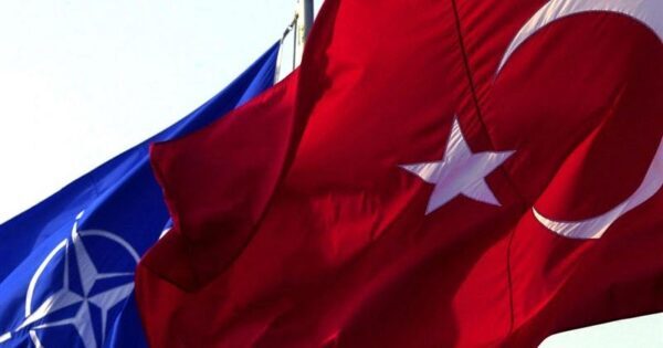 Советник президента Турции хочет пересмотреть вопрос о членстве страны в НАТО