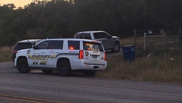 Стрелявший в Техасе был найден мертвым в машине