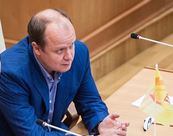 Свердловский избирком передал мандат Ионина новому депутату