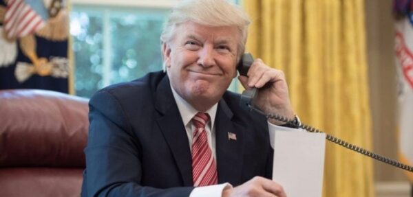 Трамп прокомментировал телефонный разговор с Путиным