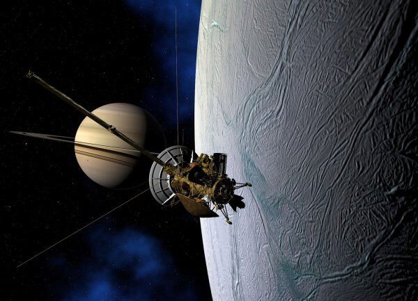Ученые обсуждают тайну спутника Сатурна Елены оставленную Cassini
