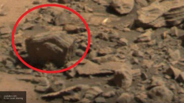 Уфолог на поверхности Марса обнаружил фрагмент огромного кулака
