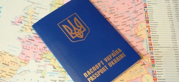 Украина начнет выдавать паспорта жителям Крыма