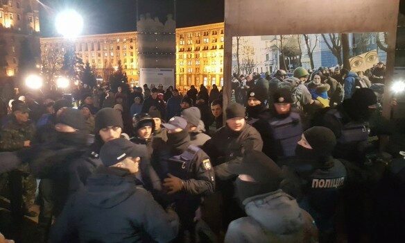 Украинские СМИ проинформировали о столкновениях митингующих и милиции в центре столицы Украины