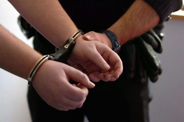 В Адлере полиция задержала облившего себя бензином мужчину