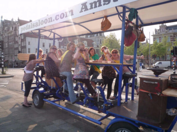 В Амстердаме запретили пивные велосипеды